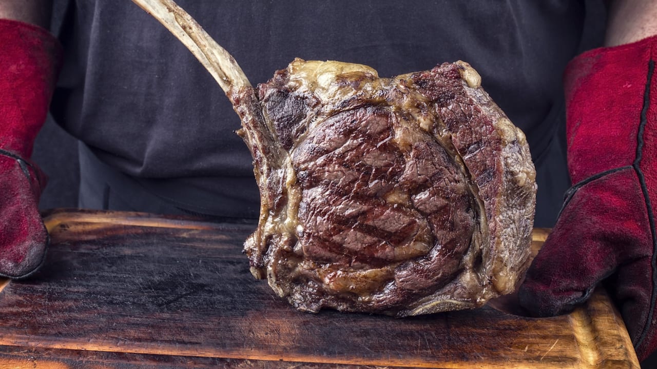 Oktoberfest: Der Preis für dieses Steak toppt alle Rekorde auf der Wiesn | Regional