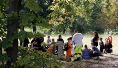 Auto fuhr in Berlin in Menschengruppe: Betreuerin schwer, drei Kinder leicht verletzt
