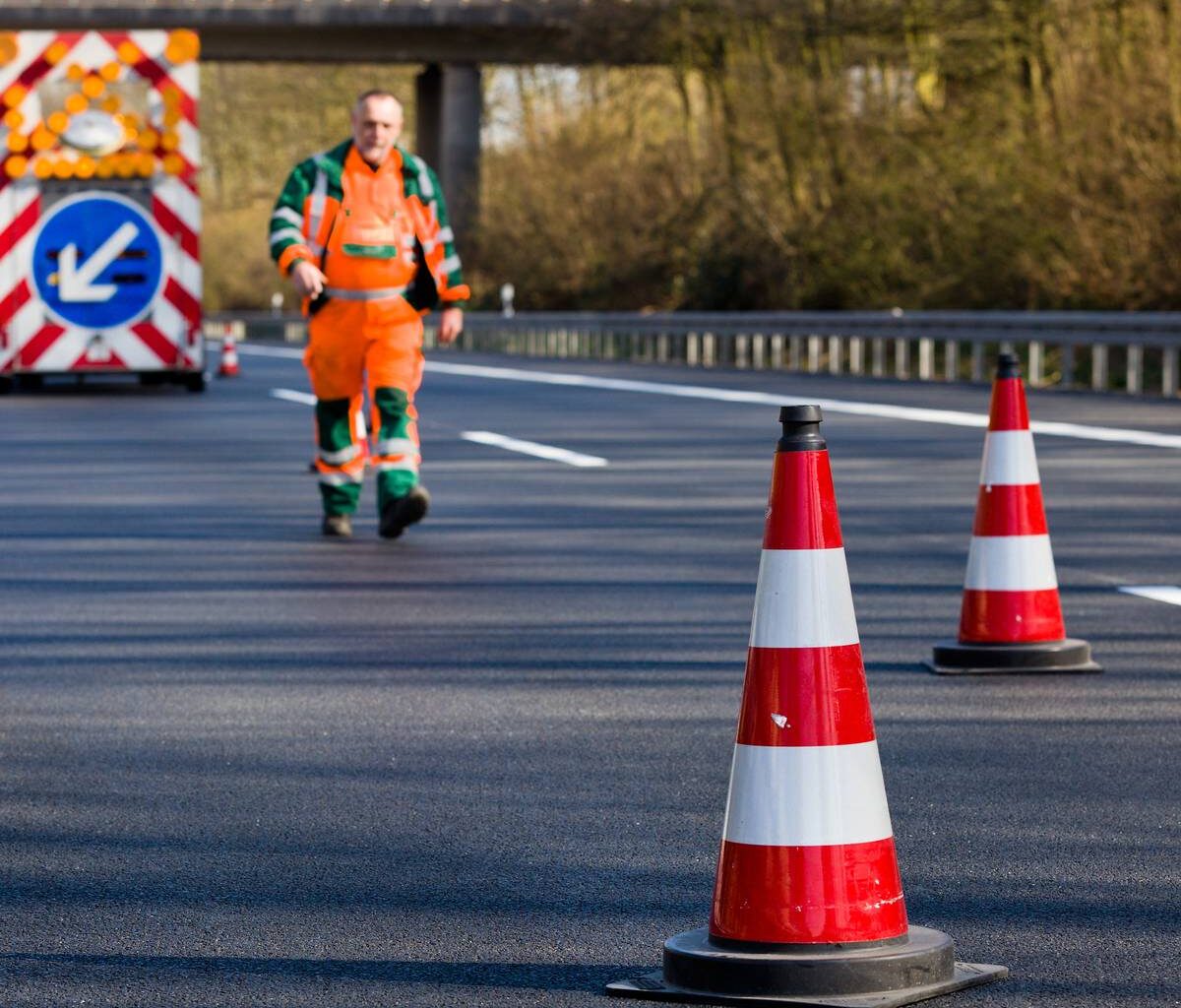 Sperrung auf A44 Richtung Mönchengladbach