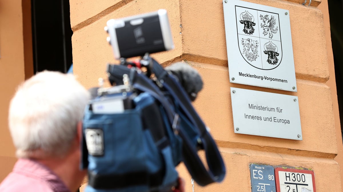 Razzia bei MV-Regierung: Ermittler durchsuchen Räume von hochrangigen Mitarbeitern des Innenministers - Nordkurier