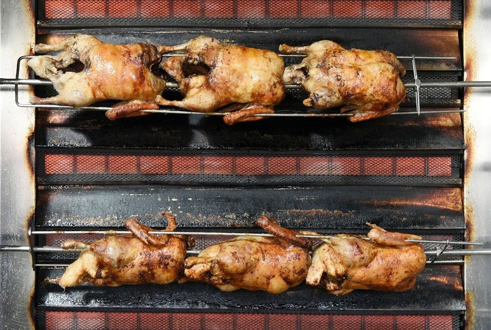 Die Enten an ihrem Bestimmungsort: einem Grill auf dem Oktoberfest.