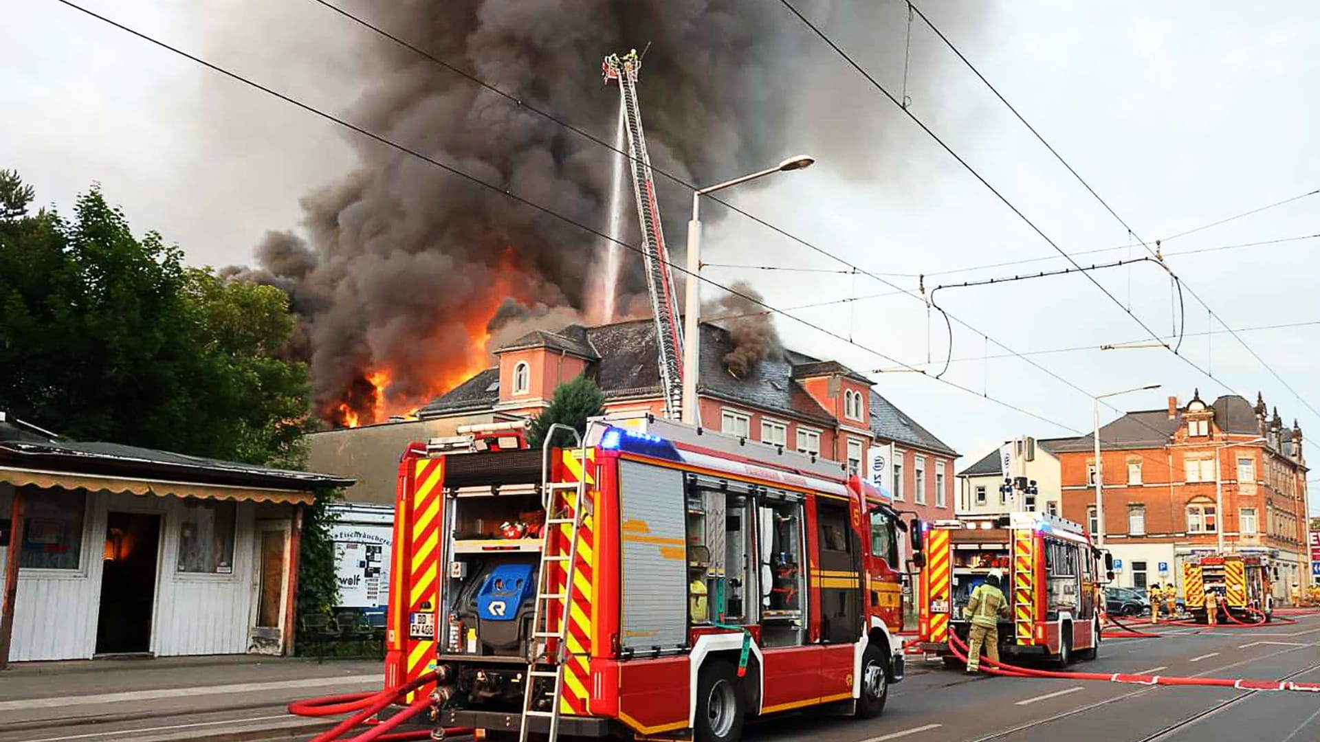 Feuer im früheren Operettenhaus in Dresden
