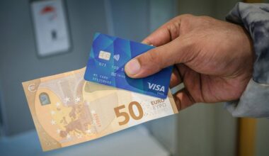 Falscher Bankmitarbeiter soll Senioren in Leipzig und Dresden betrogen haben