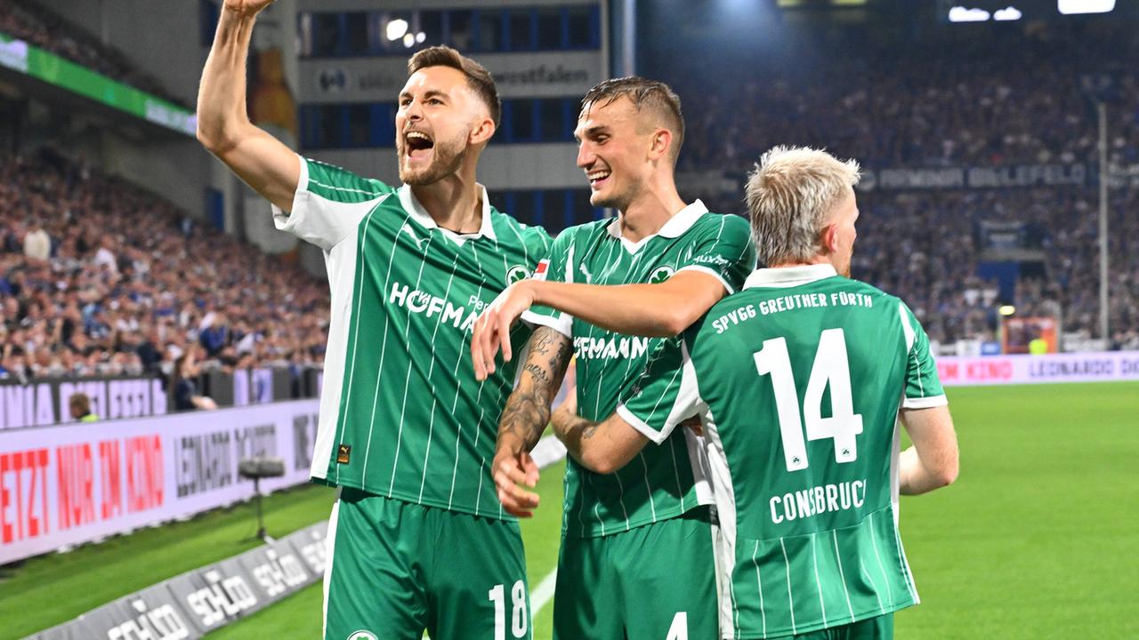 Auswärtssieg in der 2. Liga: 90.+4! Klaus lässt Fürth in Bielefeld jubeln