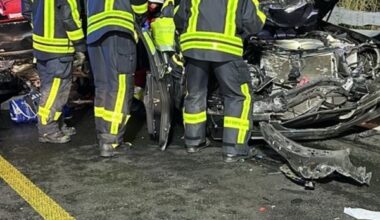 Am Mittwochabend (03.09.2025) um 22:05 Uhr wurde die Feuerwehr zu einem Verkehrsunfall auf