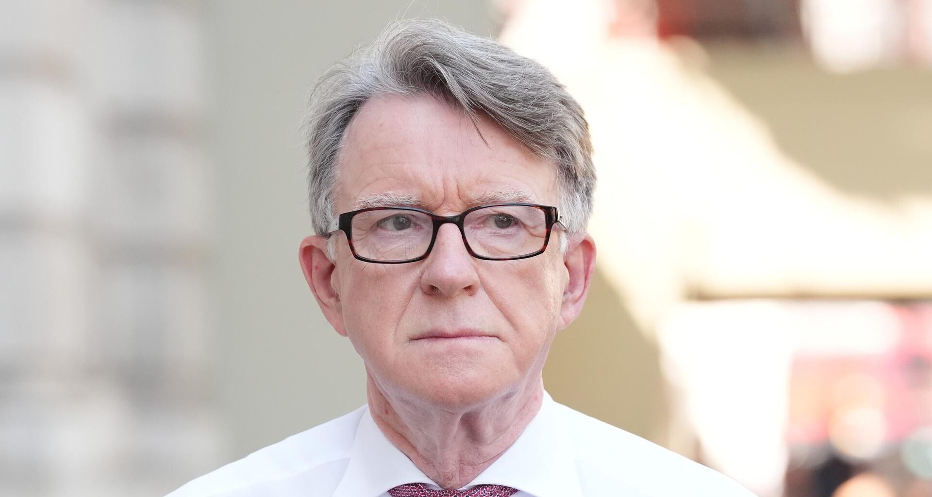 Der britische Botschafter in den USA, Lord Peter Mandelson, trifft im Kabinettsbüro im Zentrum Londons ein.
