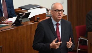Bovenschulte setzt Hoffnungen auf Stahl- und Autogipfel