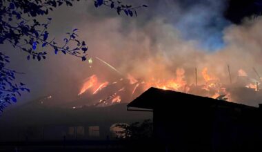 Lagerhalle von Pferdehof in Flammen - schwierige Löscharbeiten ➤ Hessen am Morgen: Die Nachrichten im Ticker | hessenschau.de