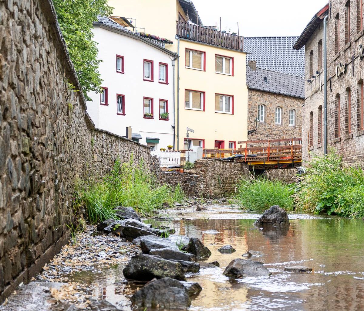 „SeelenSchätze“: Neue Flut-Skulptur in Bad Münstereifel