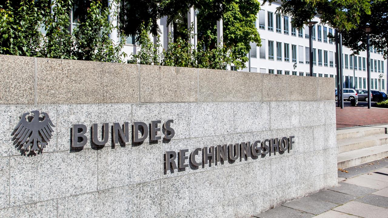 Kritik des Rechnungshofs: "Der Bund lebt über seine Verhältnisse"
