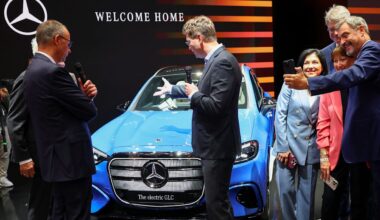 Motorhaube klemmte: MERZedes-Panne auf der IAA | Politik