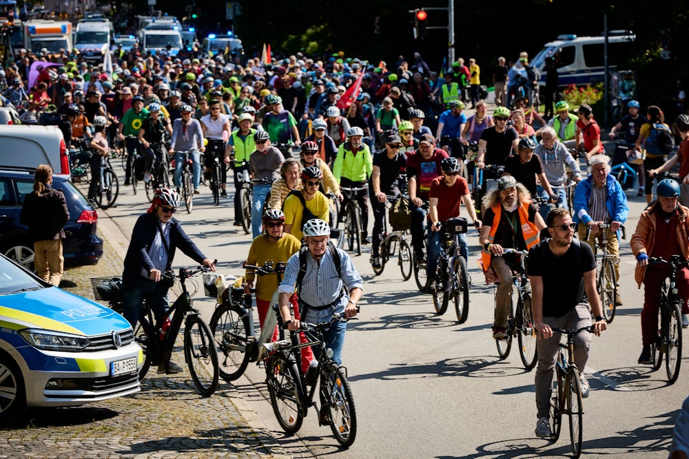 Zu den Demos am Samstag sind zusammen 5000 Teilnehmende angemeldet, es waren dann wohl nicht einmal ein Drittel.