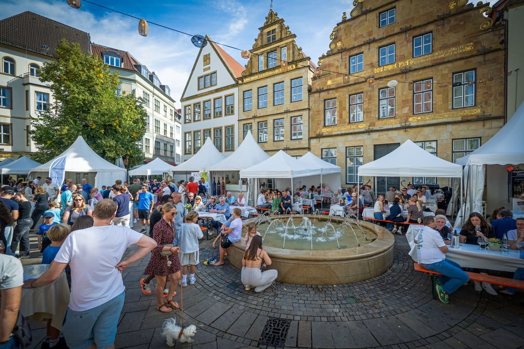 Bielefelder Weinmarkt von der Sonne verwöhnt