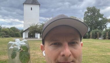 Euskirchen: Feuerwehrmann wandert mit Baum nach Essen