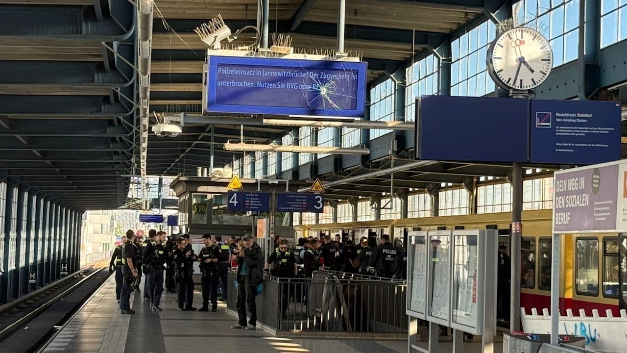 Vor Fußballspielen: Polizeieinsatz vor Union-Spiel, 70 Hoffenheim-Fans gestoppt | Regional
