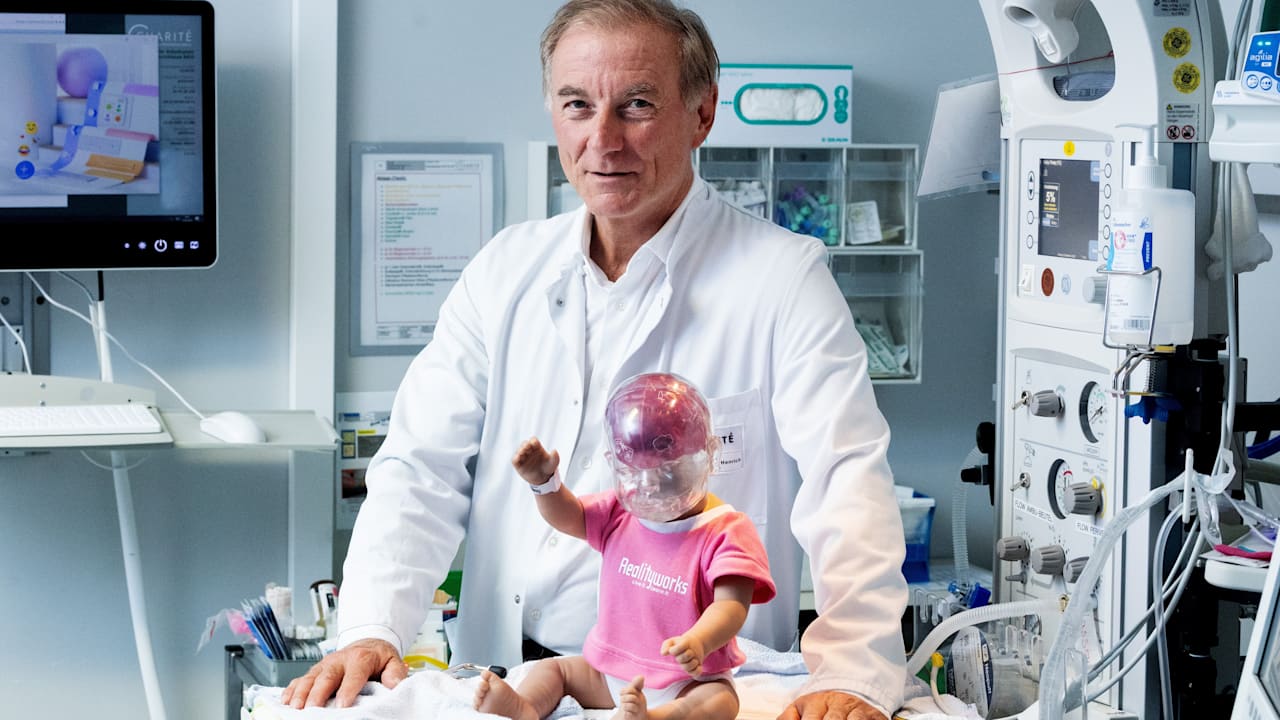 Berlin: Charité-Initiative rettet Babys mit Schüttel-Puppen | Leben & Wissen