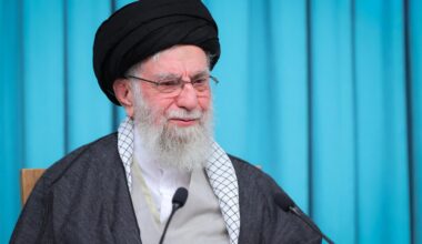 Irans Ajatollah Chamenei gegen Atomverhandlungen mit den USA