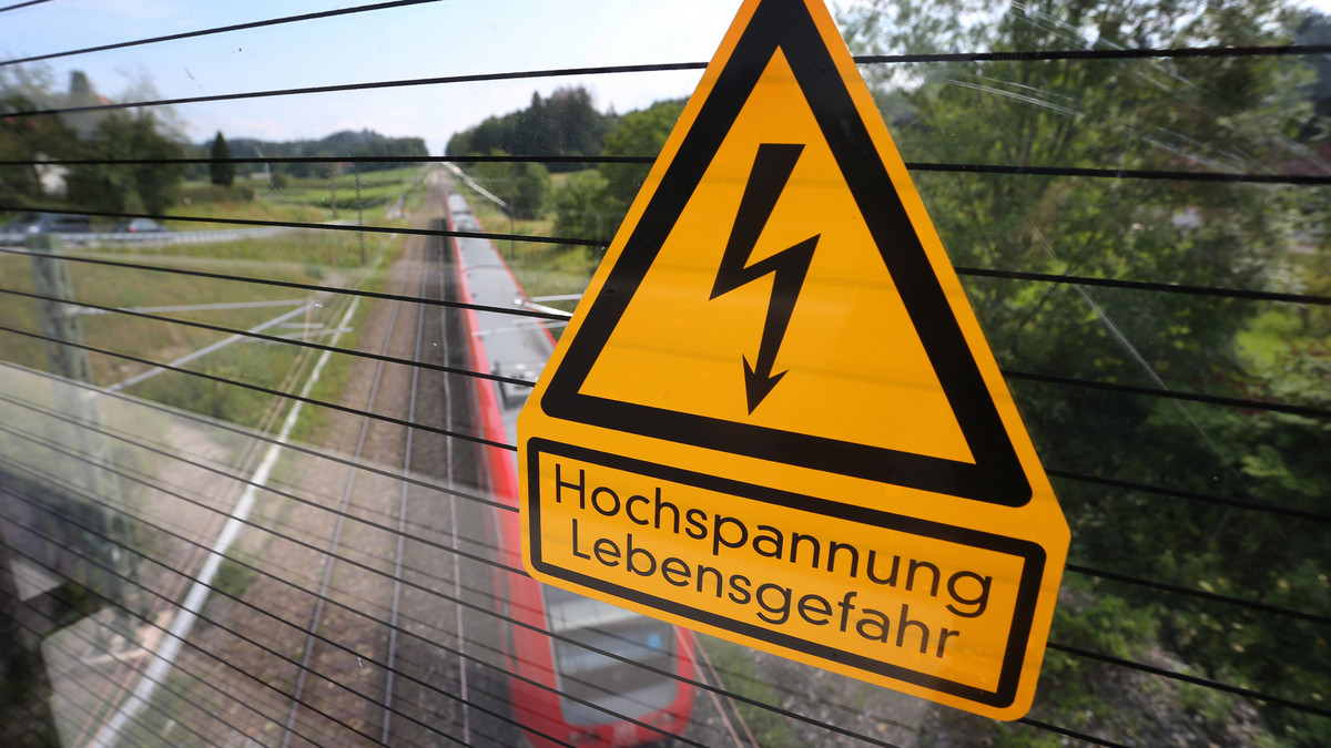 Arbeiter durch Stromschlag schwer verletzt