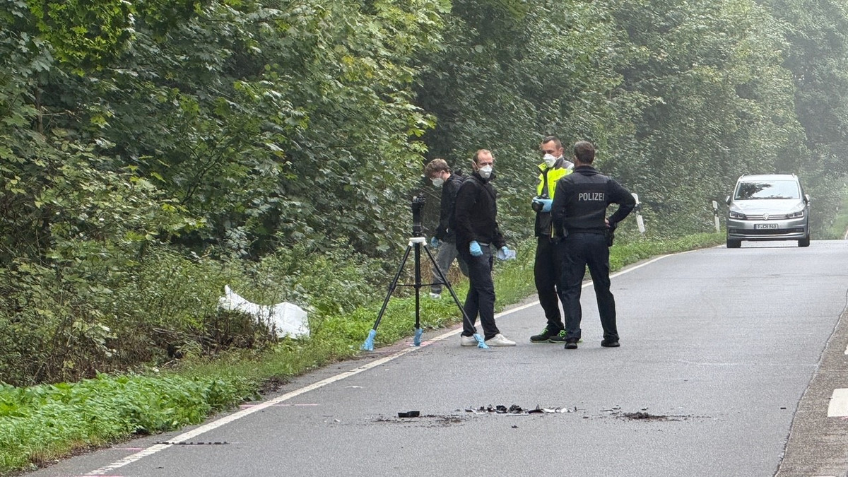 Autofahrer findet Leiche am Straßenrand