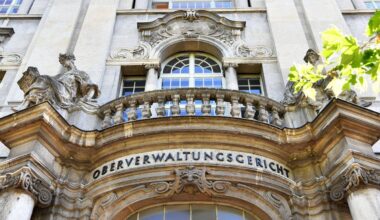 Berlin | Gericht: Regierung darf Verfahren bei Afghanen aussetzen