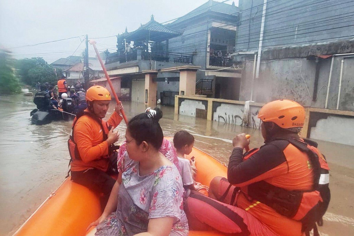 Denpasar | Tote bei Fluten auf Bali – Urlauber mit Booten gerettet