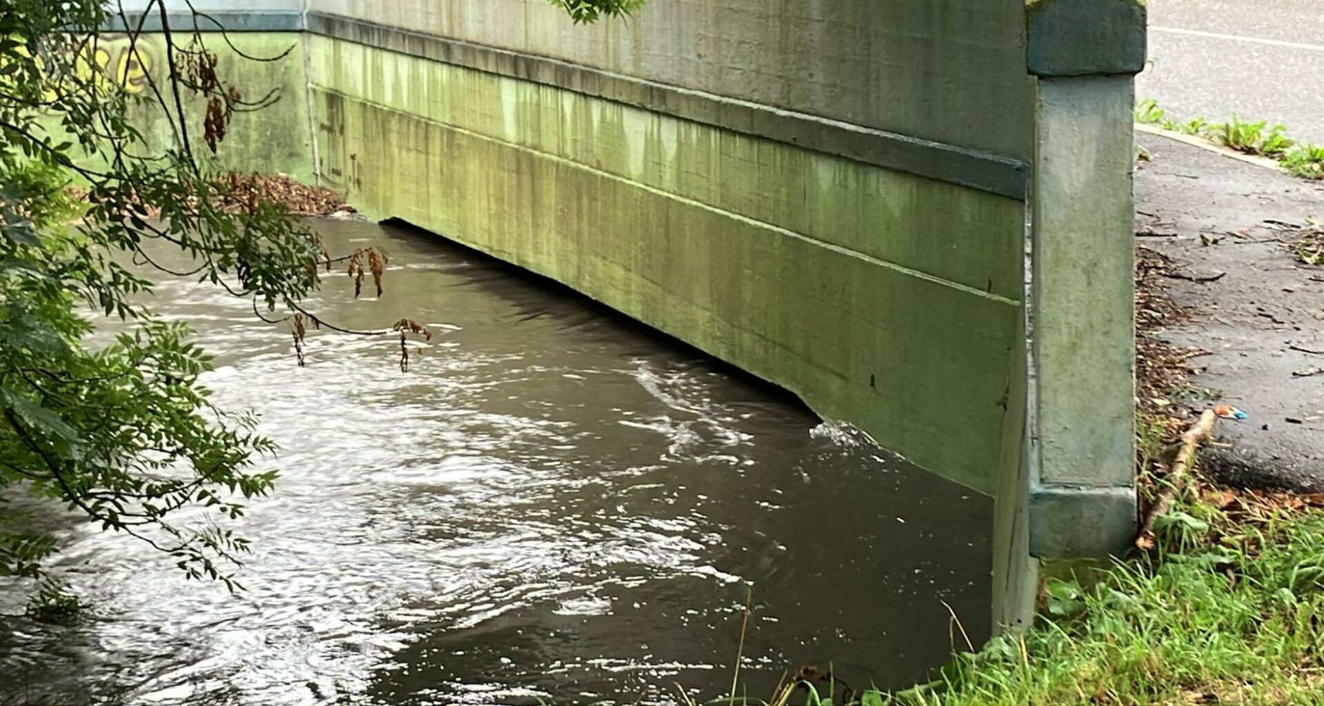 Niersbrücke auf der K5 zwischen Korschenbroich und Mönchengladbach wieder für den Verkehr freigegeben