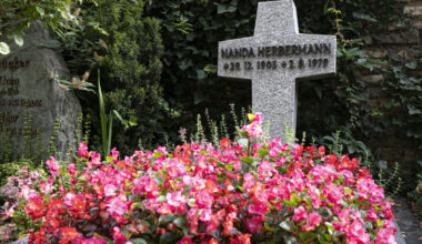 Ehrengräber für Nanda Herbermann und Paulus van Husen