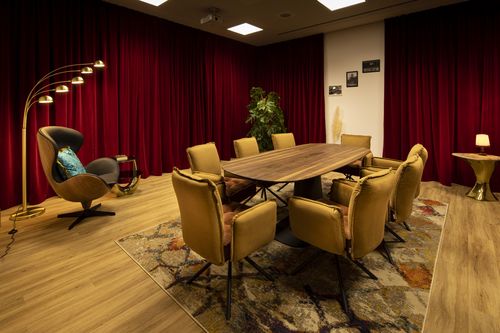 Loginn Hotel Berlin erweitert Tagungsangebot: Tageskarte
