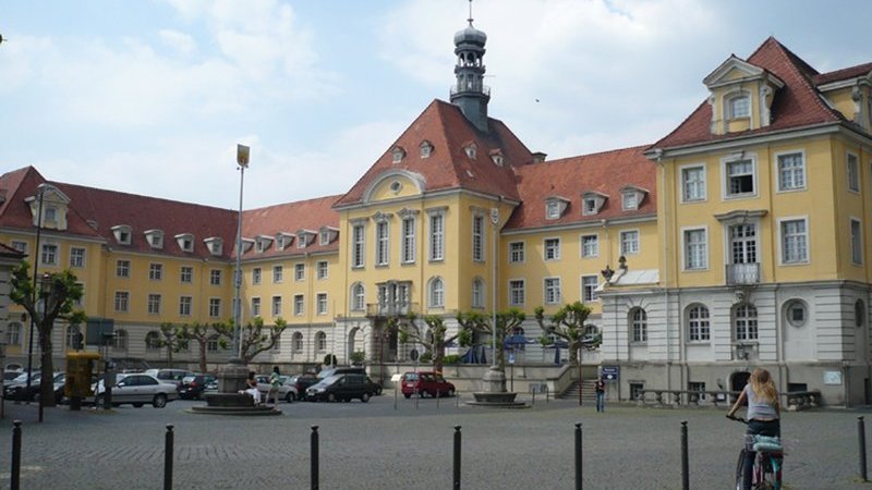Herford: Neue Servicestelle für ausländische Bürger