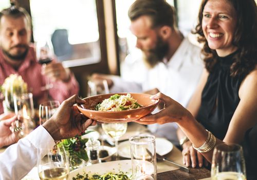 Deutsche priorisieren Essen und Reisen: Tageskarte