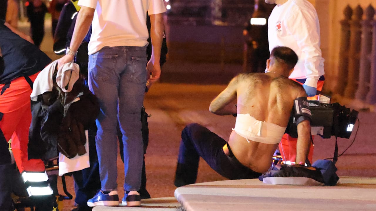 Berlin: Messerattacke! Blutend schleppten sich Opfer zum Roten Rathaus | Regional