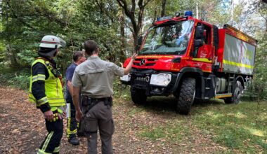 Bielefelder Feuerwehr löscht Waldbrand in Bielefeld