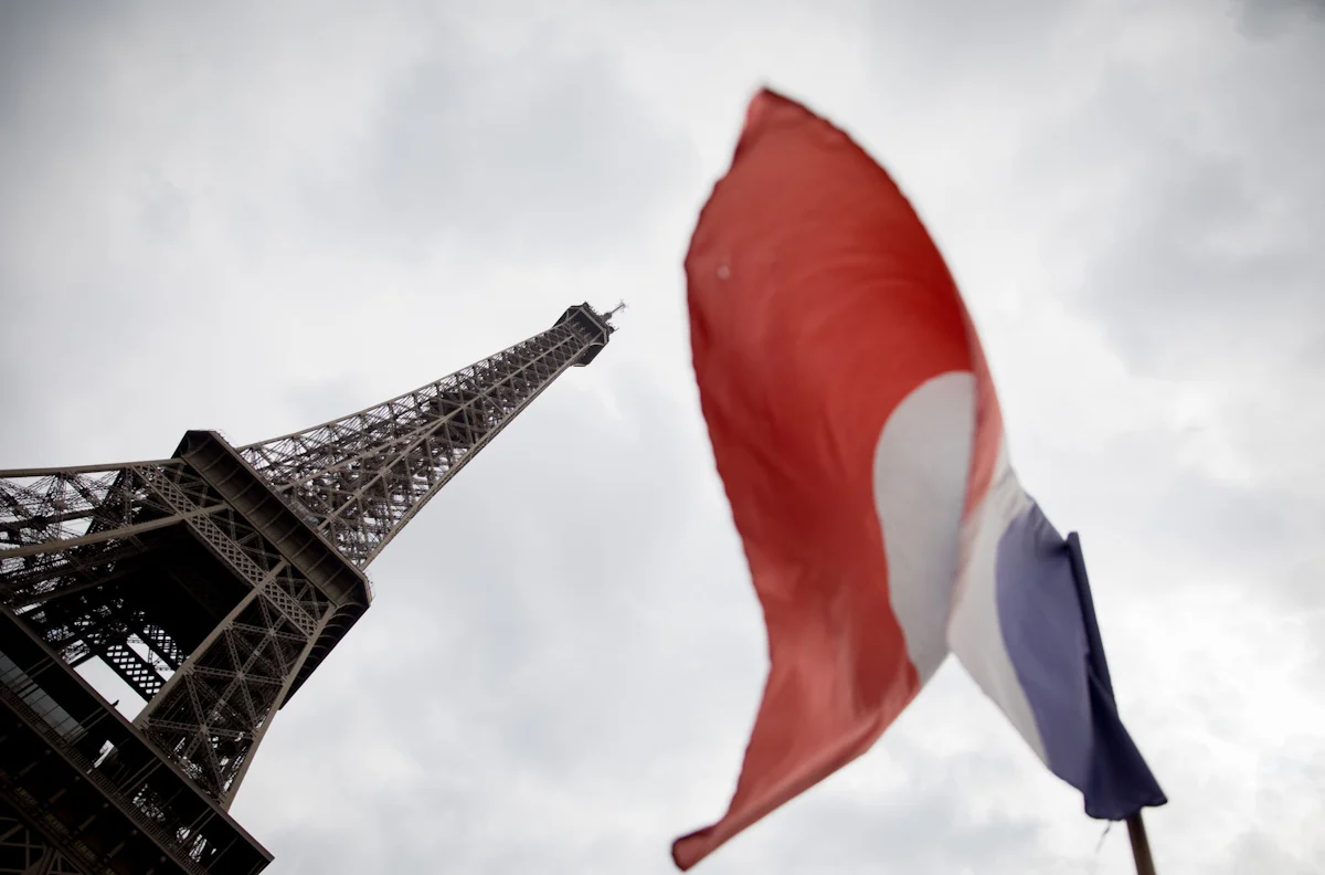 Nach dem Sturz der Regierung - Krise in Paris: Wird Frankreich zum Risiko für die Eurozone? - Wirtschaft