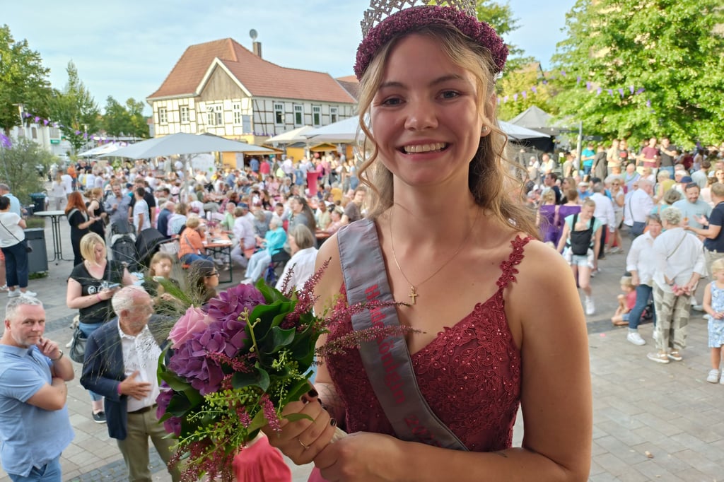 Steinhagen: Weinmarkt und Heidefest - Krönung der neuen Heidekönigin