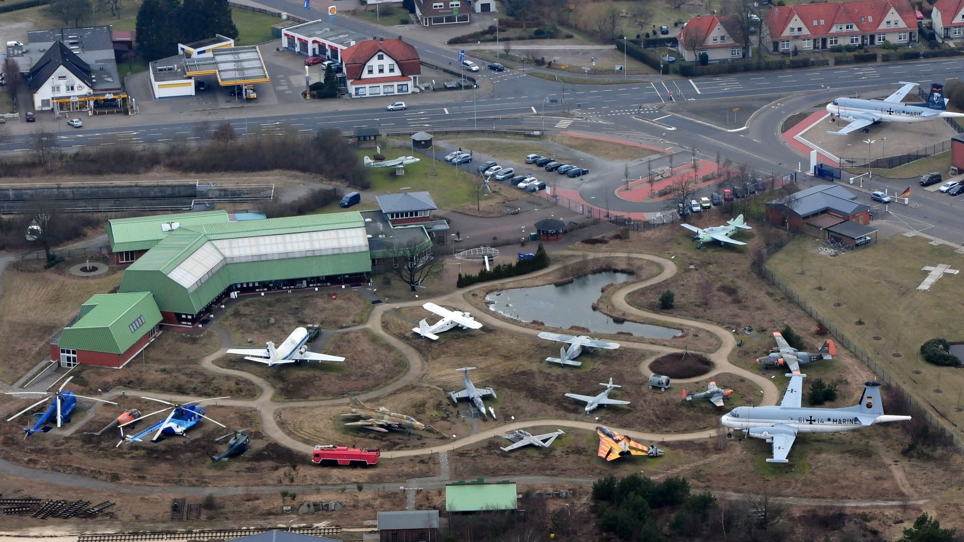 Das Aeronauticum aus der Luft (Archivfoto): Mehrere historische Flugzeuge stehen auf dem Gelände – dazwischen können Besucher ihre Camper stellen. Das Aeronauticum aus der Luft (Archivfoto): Mehrere historische Flugzeuge stehen auf dem Gelände – dazwischen können Besucher ihre Camper stellen.