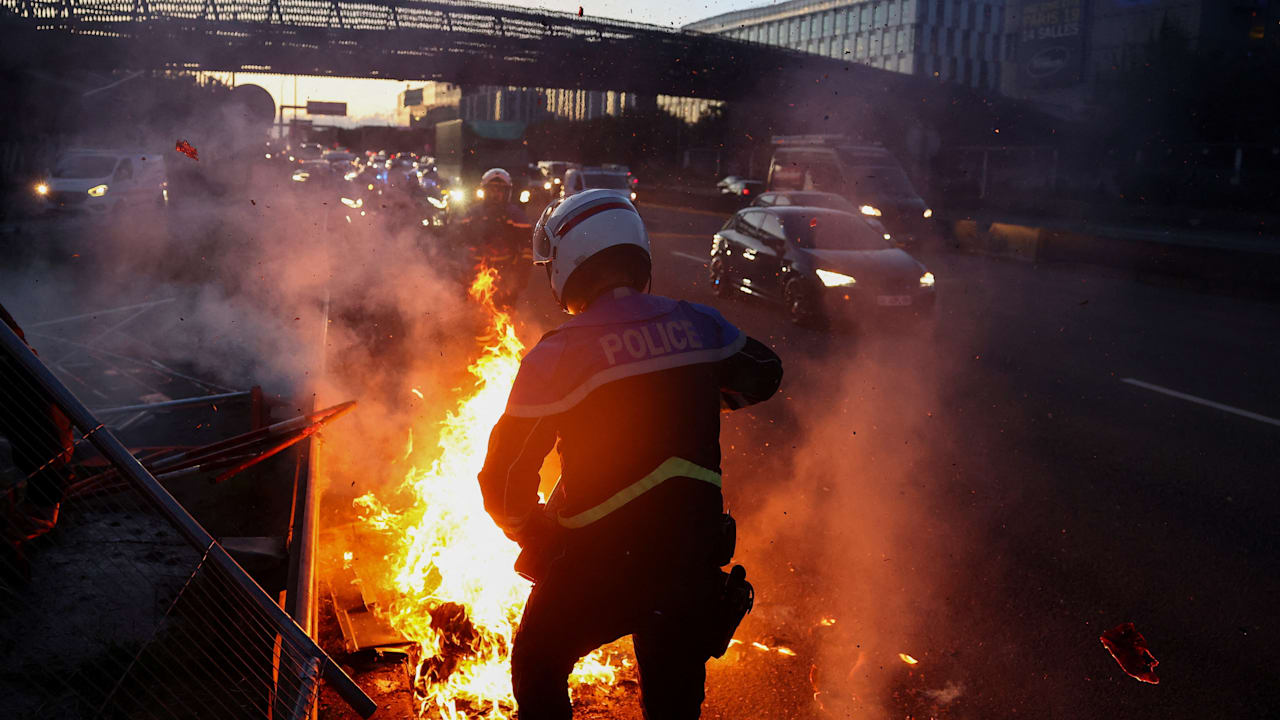 Mega-Proteste gegen Macron legen Frankreich lahm | Politik