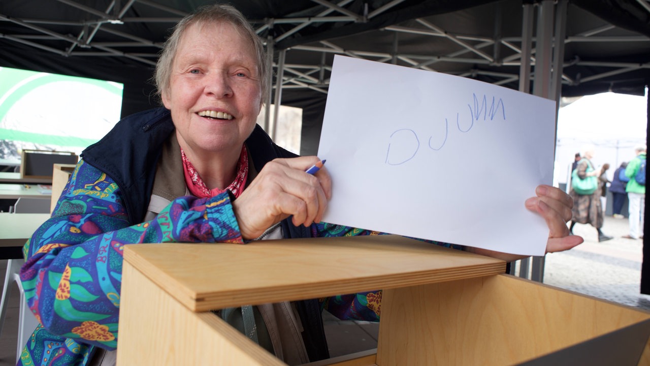 Stationen der Verwirrung: Demenz-Parcours auf dem Bremer Marktplatz