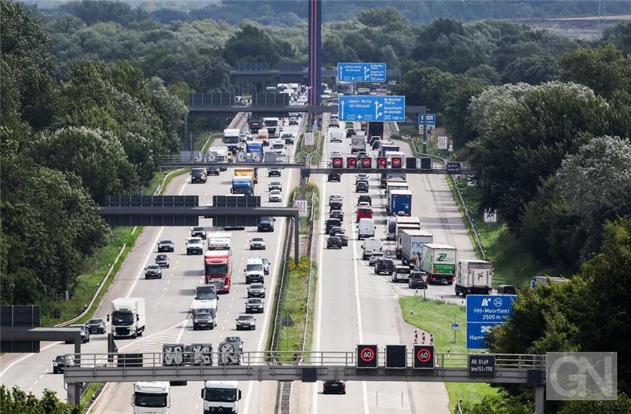 A1 in Hamburg bis Montagmorgen voll gesperrt