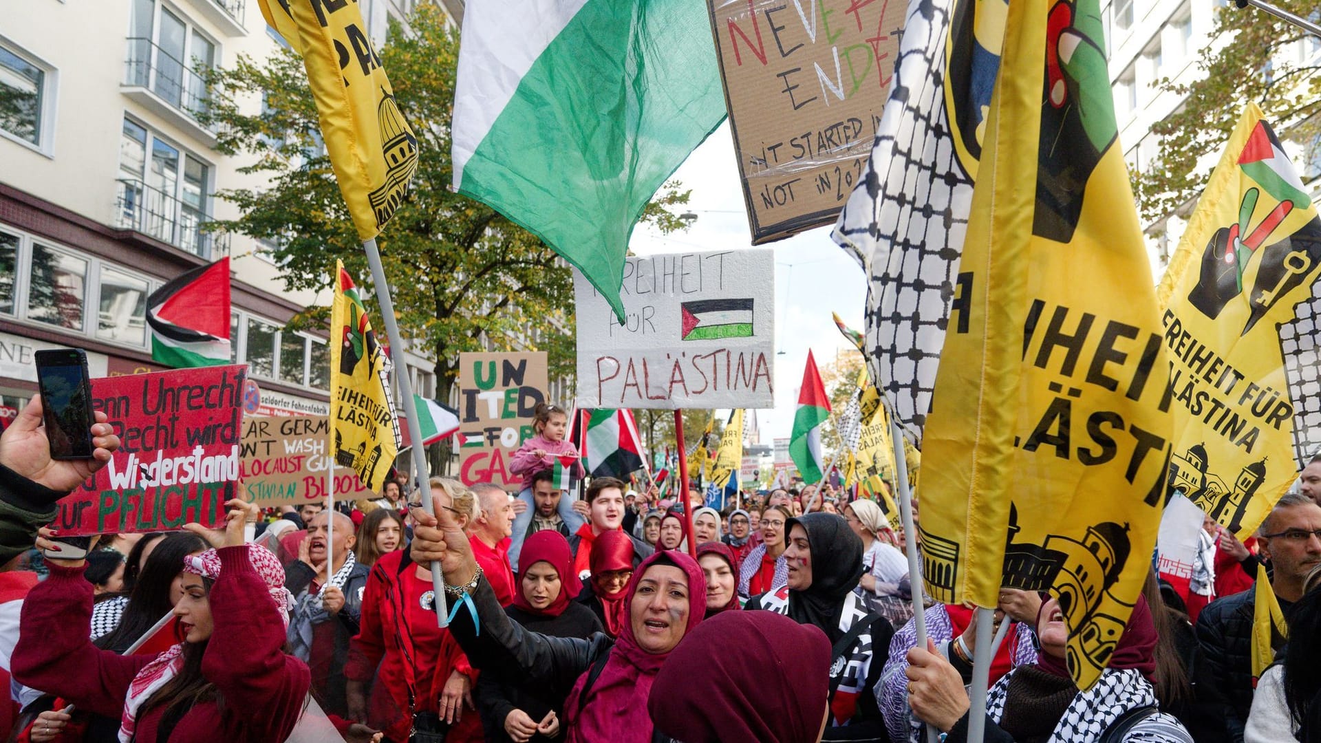 Pro-palästinensische Demonstration in Düsseldorf
