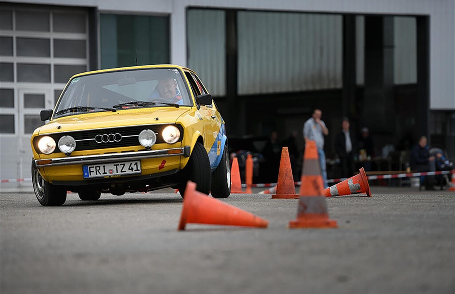 Autofahrer messen sich im ADAC Parcours Racing