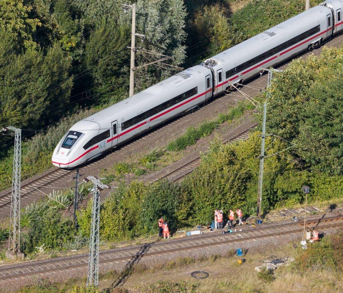 Staatsschutz ermittelt nach Brandstiftung an Bahnstrecke