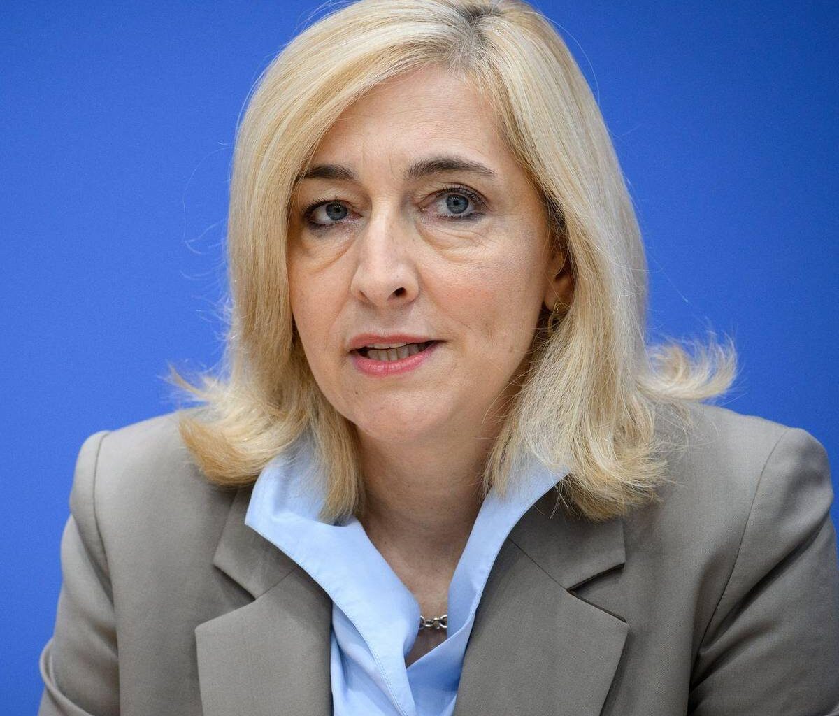 Ministerin Warken: Arzneiversorgung im Herbst gewährleistet