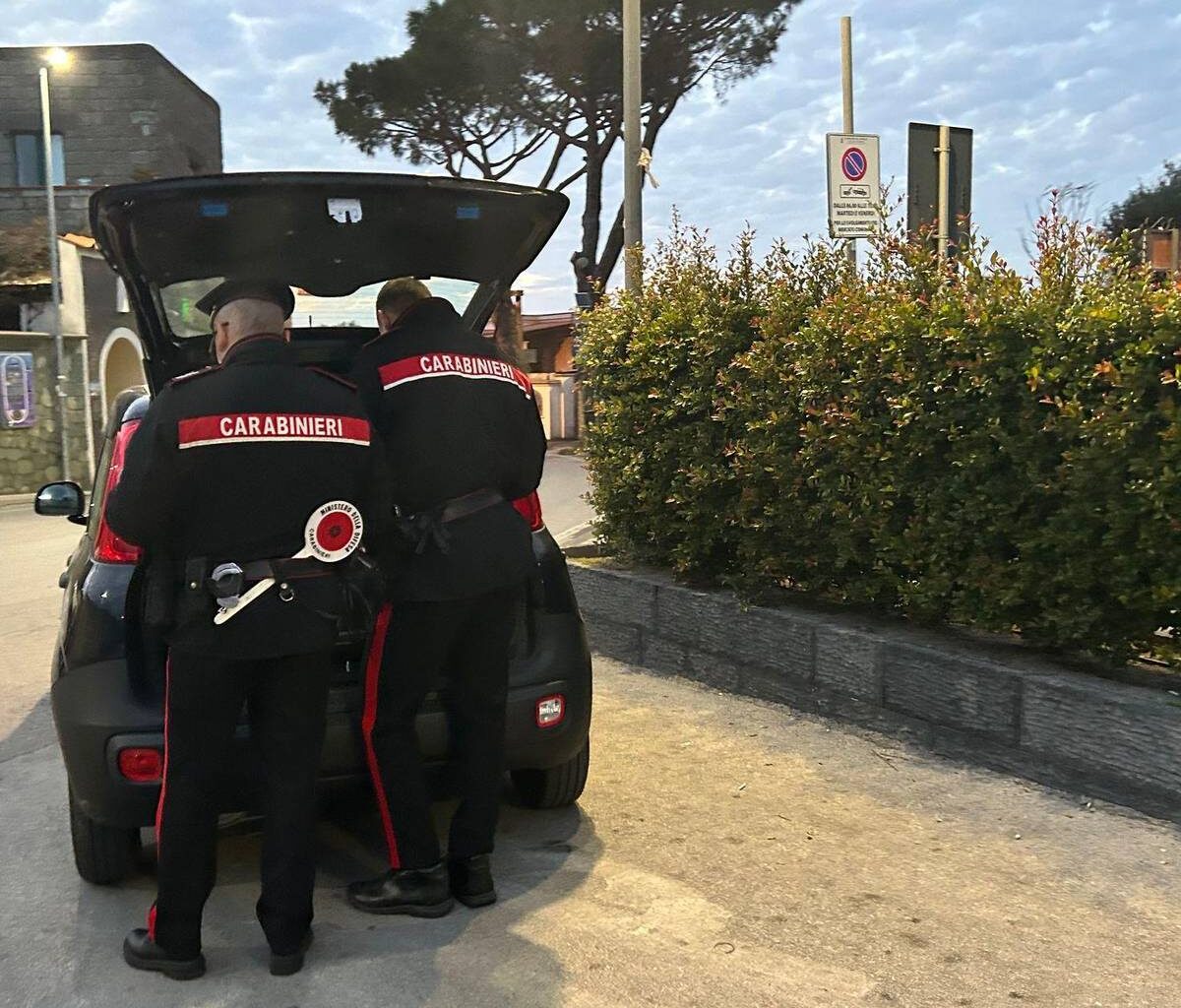 Polizei hebt in Italien enorme illegale Zigarettenfabrik aus