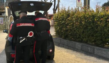 Polizei hebt in Italien enorme illegale Zigarettenfabrik aus