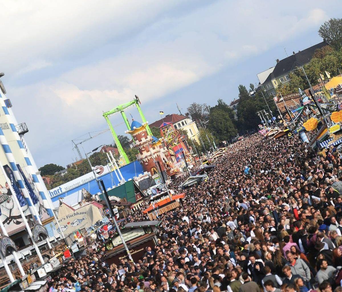 Wiesn viel zu voll - Kritik am Sicherheitskonzept