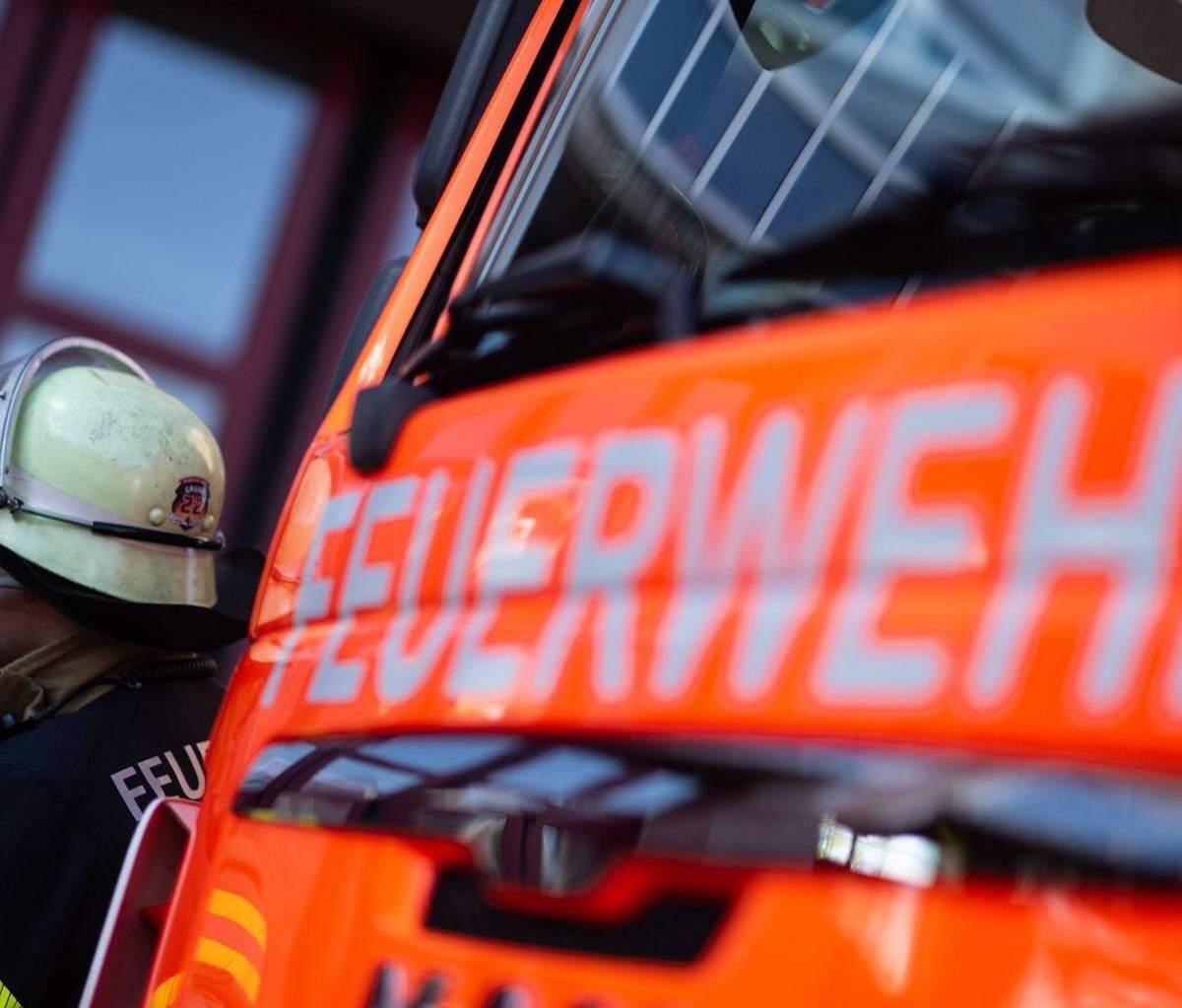 Zwei Busse in Hamburg zusammengestoßen - mehrere Verletzte