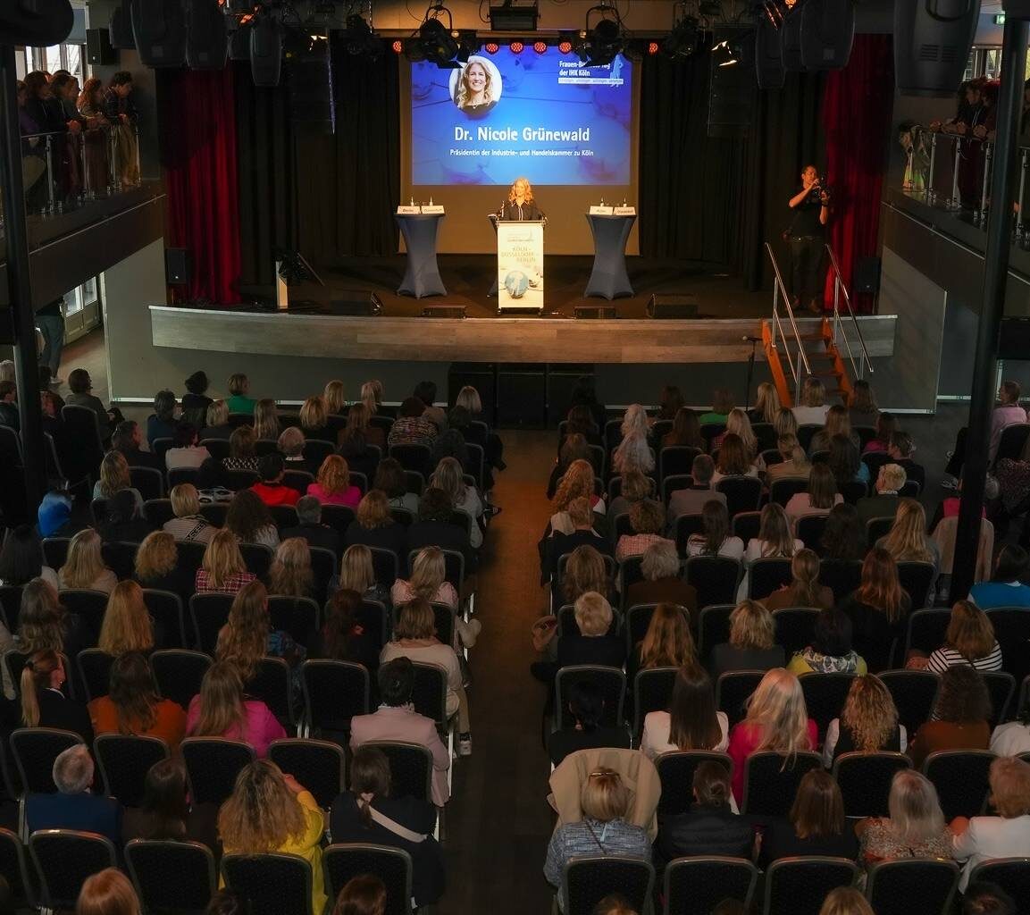 Frauen-Business-Tag der IHK Köln auf dem Rhein