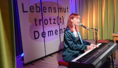 Sarah Straub präsentiert Buch über Demenz: Mutig leben trotz Herausforderungen