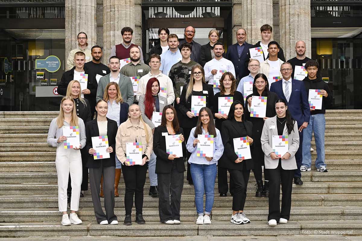 Ausbildung bei der Stadt Wuppertal: Start für die dualen Studierenden - blickfeld