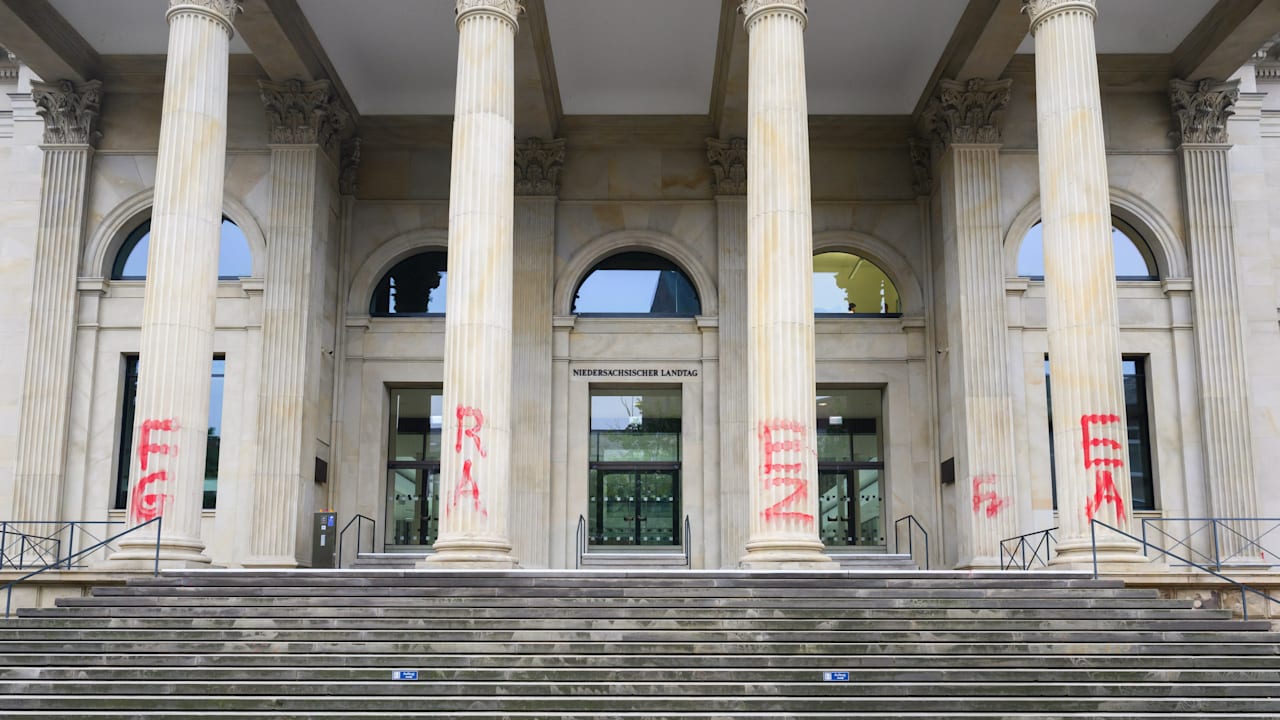 Hannover: Landtags-Schmierer erhielt Preis für gelungene Integration | Regional